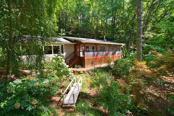 Bear Creek Log Cabin vacation rental
