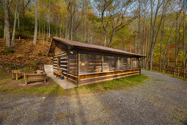 Manataka log cabin smoky mountain base camp